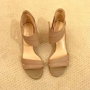 Nine West nude heels